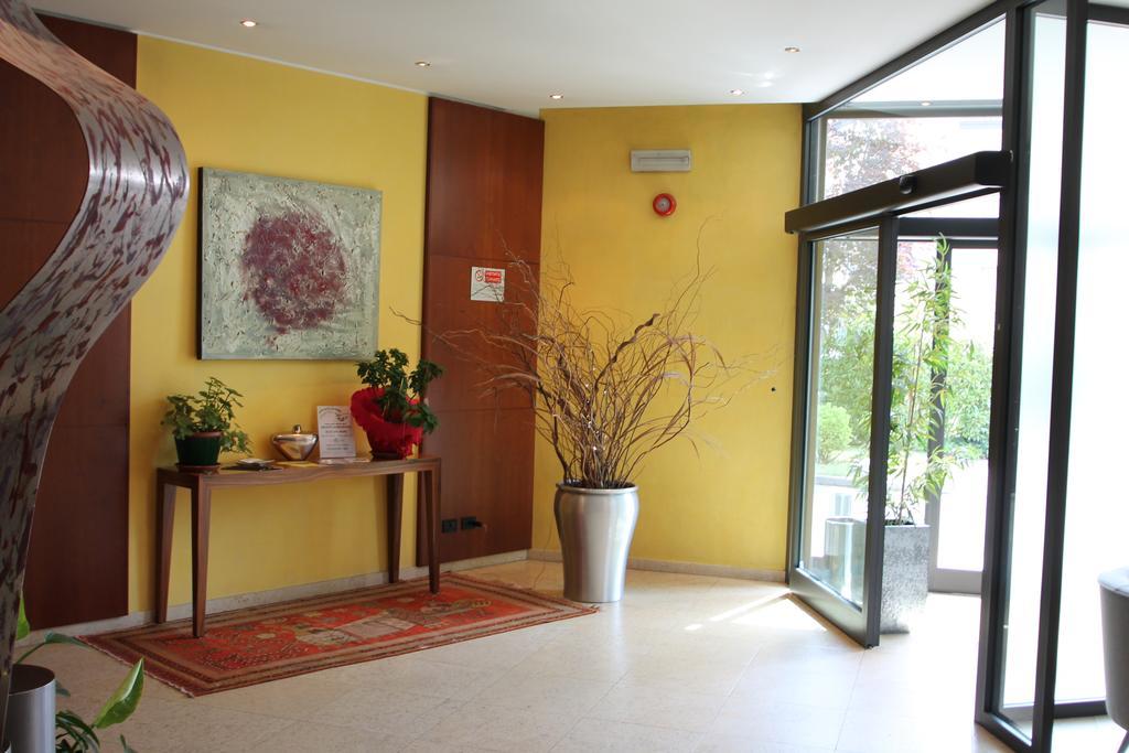 Mh Hotel Piacenza Fiera Exterior foto