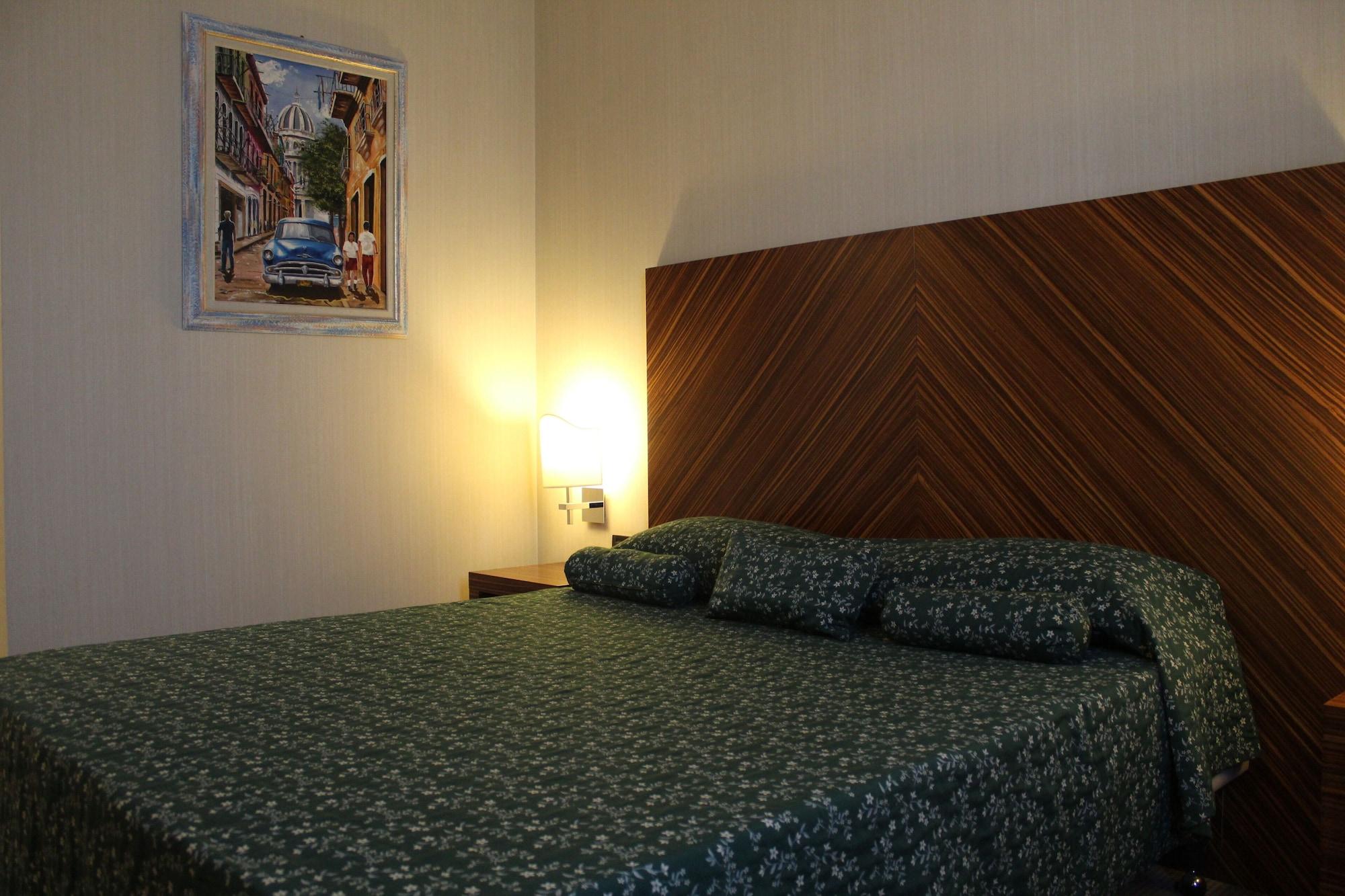 Mh Hotel Piacenza Fiera Exterior foto