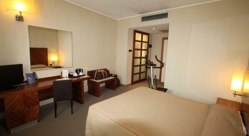 Mh Hotel Piacenza Fiera Exterior foto