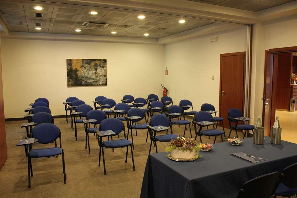 Mh Hotel Piacenza Fiera Einrichtungen foto