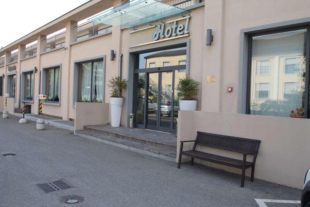 Mh Hotel Piacenza Fiera Exterior foto